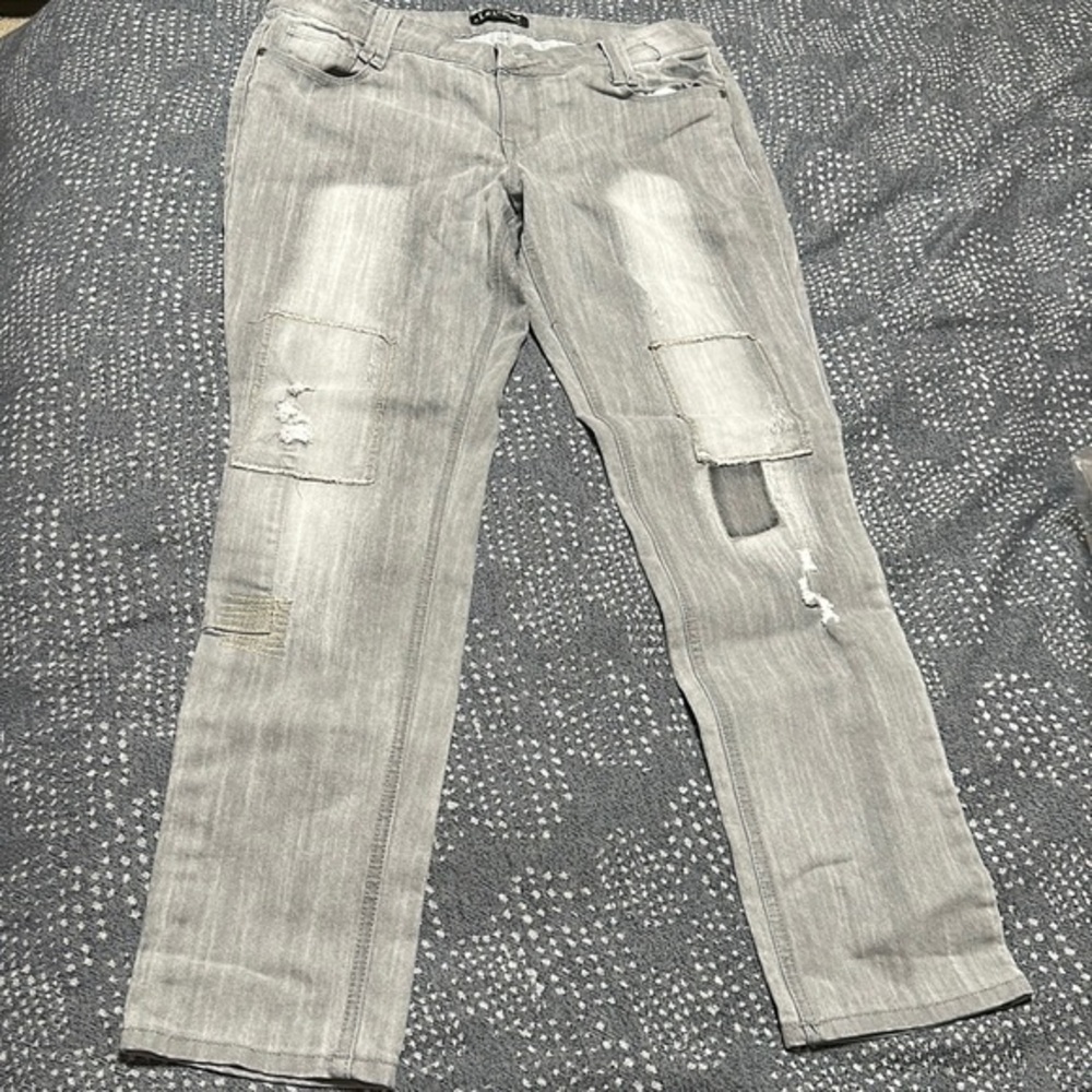 Patched jeans from LEI Ashley low rise Skinny Sz 13